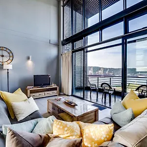 Apartment Point Bay - Super Stylish For Less Durban