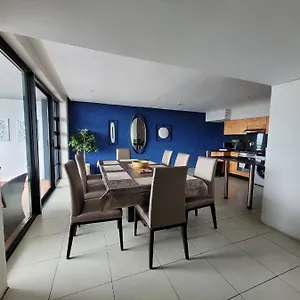 Front - Exquisite 6 Sleeper With Ocean Views Apartment
