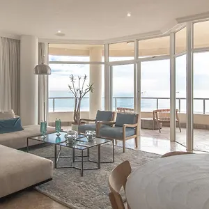 801 Oyster Schelles - By In Umhlanga