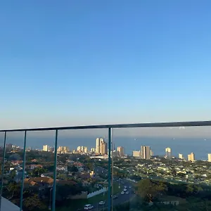 Umhlanga Arch 10th Floor- Sea Views! Apartment *