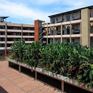 Stylish Two Bedroom In Point Bay 211 Apartment