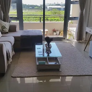 Ashton Park Apartment *