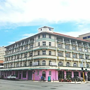 Curiocity Backpackers Hostel *