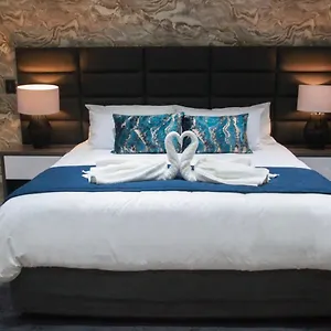 Hotel The Cato
