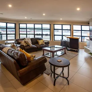 At The Point - Peaceful Plentiful Penthouse * Durban