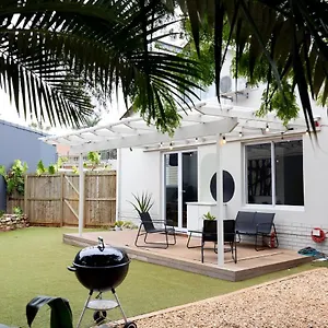 Peaceful Modern With Private Garden In North Villa *