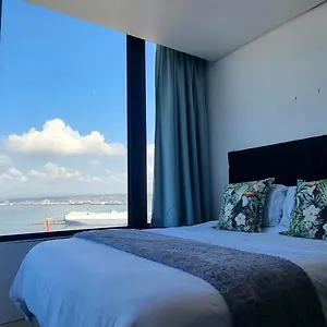 Apartment Front - Cosy 2 Sleeper With Exquisite Harbour Views *