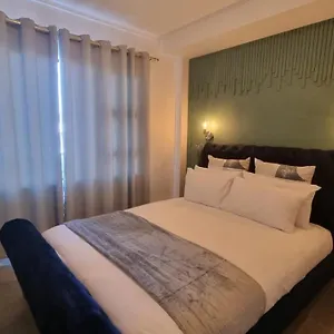 Front - Prestigious 2 Sleeper With Harbour Views