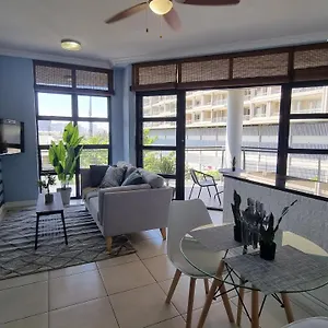 Apartment Front - Stylish 2 Sleeper Near Ushaka Ushaka Marine World Durban