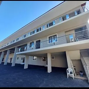 11 On Crompton Overport Halaal Apartment *