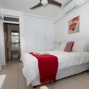 5 Bronze Umhlanga Rocks Apartment Durban