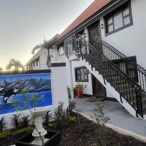 Orca Estate Self-catering 게스트하우스 *