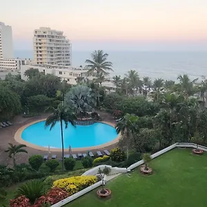Apartment Edge Of The Sea
