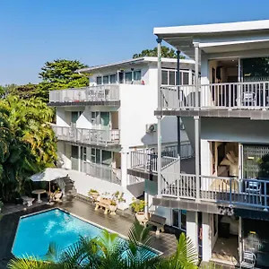 Beside Still Waters Boutique 4*