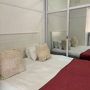 Apartment Bright And Sunny Durban