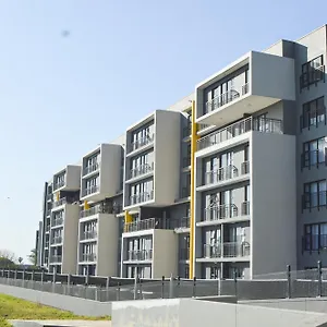5min Walk To Gateway,free Parking, Free Wifi Apartment *