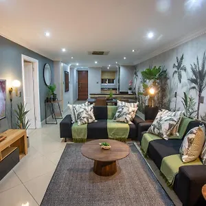 At The Point - Aesthetic Ambience Apartment Durban