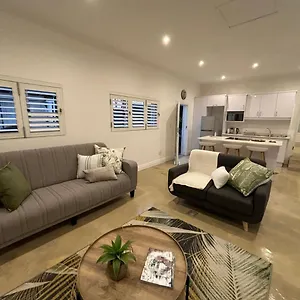 Roehampton Manor Apartment *