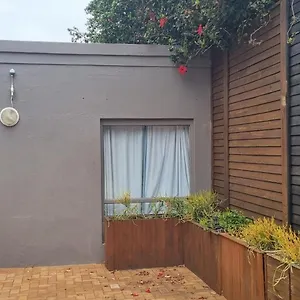 Three Little Birds Guest Apartment *