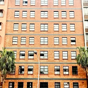 Park Hostel *
