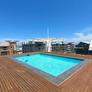 Emerald The Zone Apartment *
