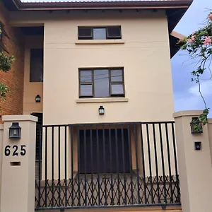 Apartment 625 On Marine - 5 Min From