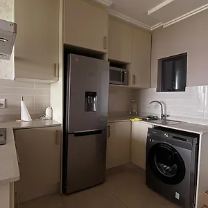 Marina Bay Apartment *