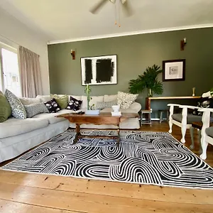 Sagelands For Business Travel & Family Getaways Apartment
