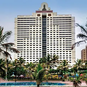 Отель Garden Court Marine Parade