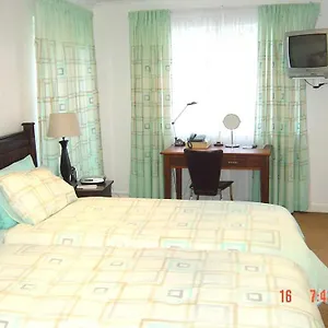 Hotel 10 Woodlands Road 4*
