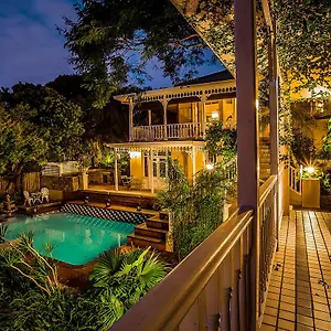 Goble Palms Guest & Urban Retreat