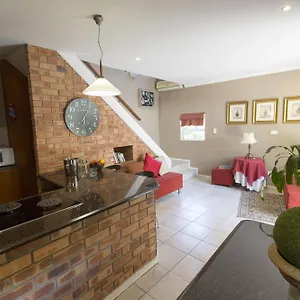 Erlesmere Apartment