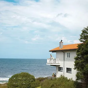 Casa De Cuento En La Playa De Oyambre Villa